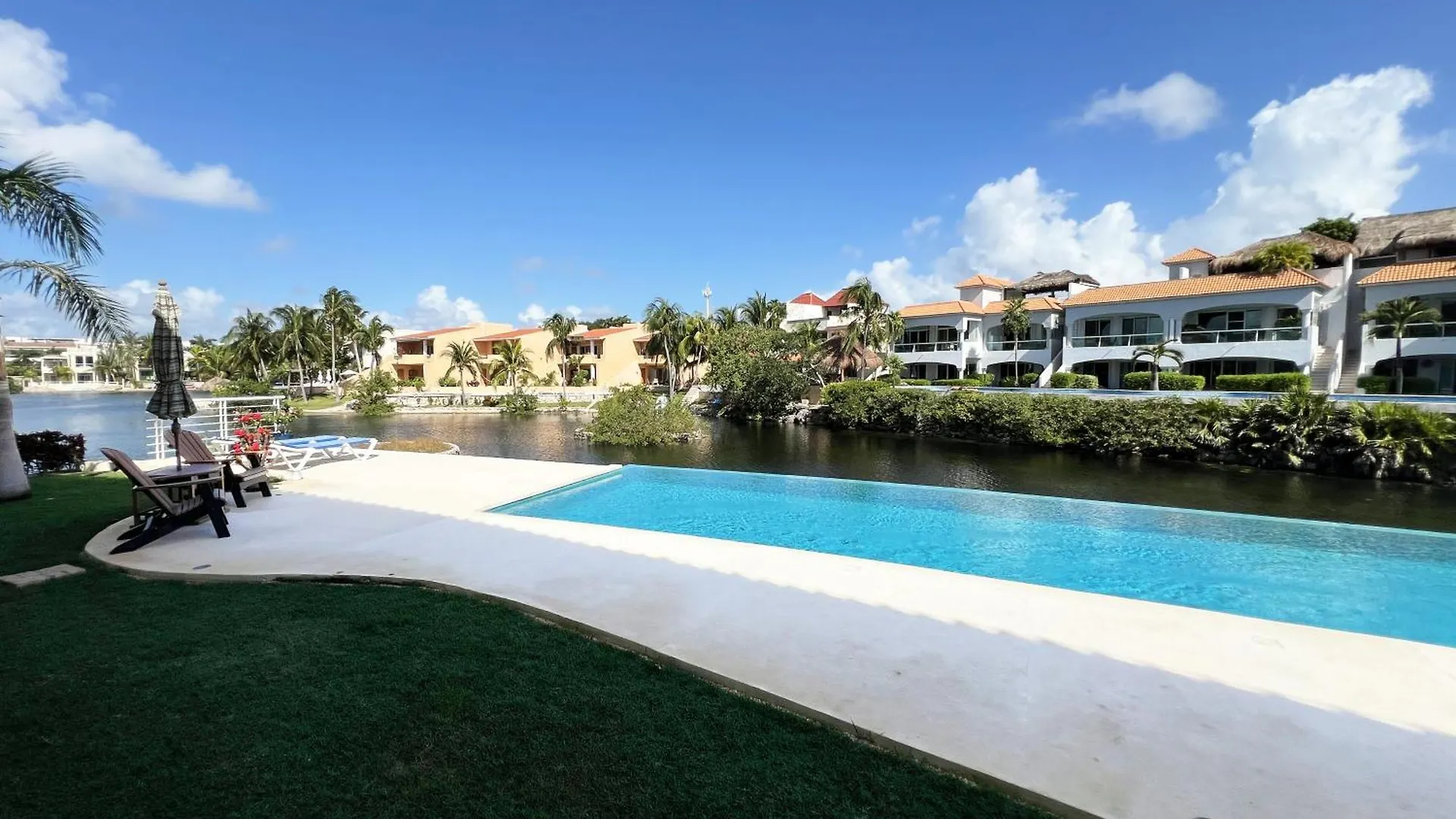 Apartment Exclusive, Lagoon Front, 2 Min Beach, Groundfloor, Grill & Paddelboard Puerto Aventuras Mexico